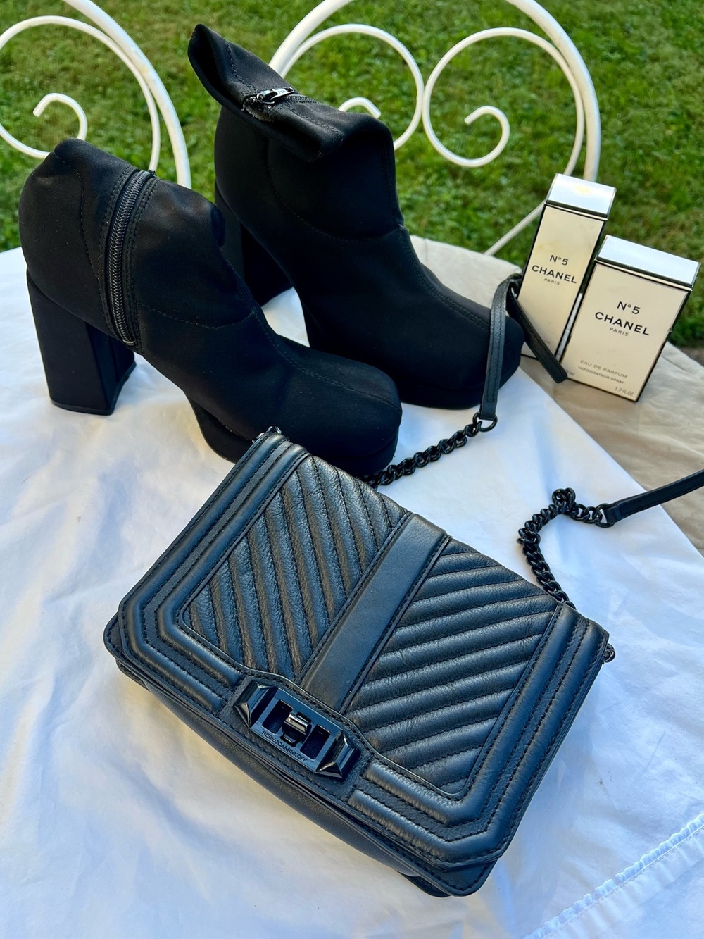✨ NEW ✨ Rebecca Minkoff Mini Love Crossbody Bag Black Chain Chevron Quilted